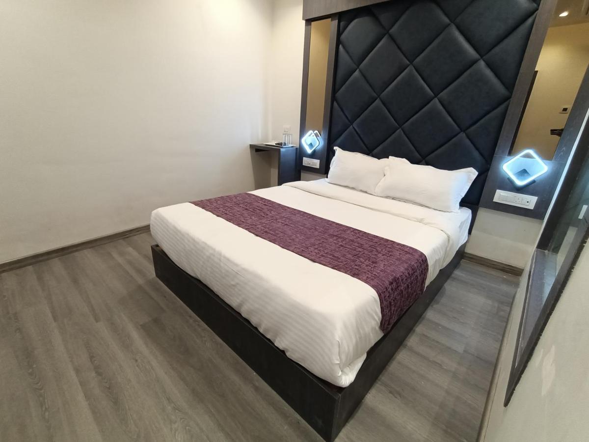 Hotel Classio Andheri - Near Dn Nagar Metro Station Mumbai Eksteriør bilde