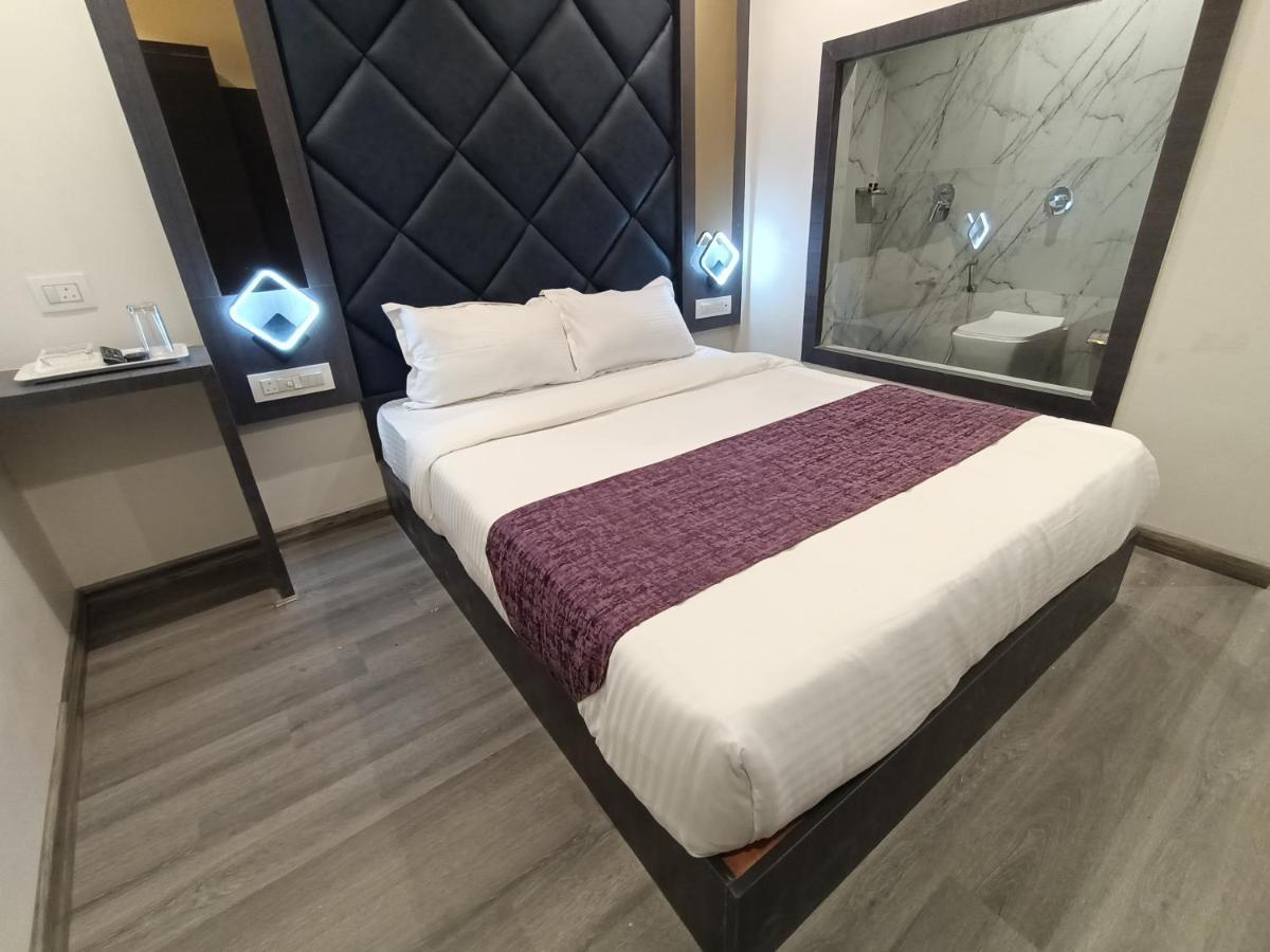 Hotel Classio Andheri - Near Dn Nagar Metro Station Mumbai Eksteriør bilde