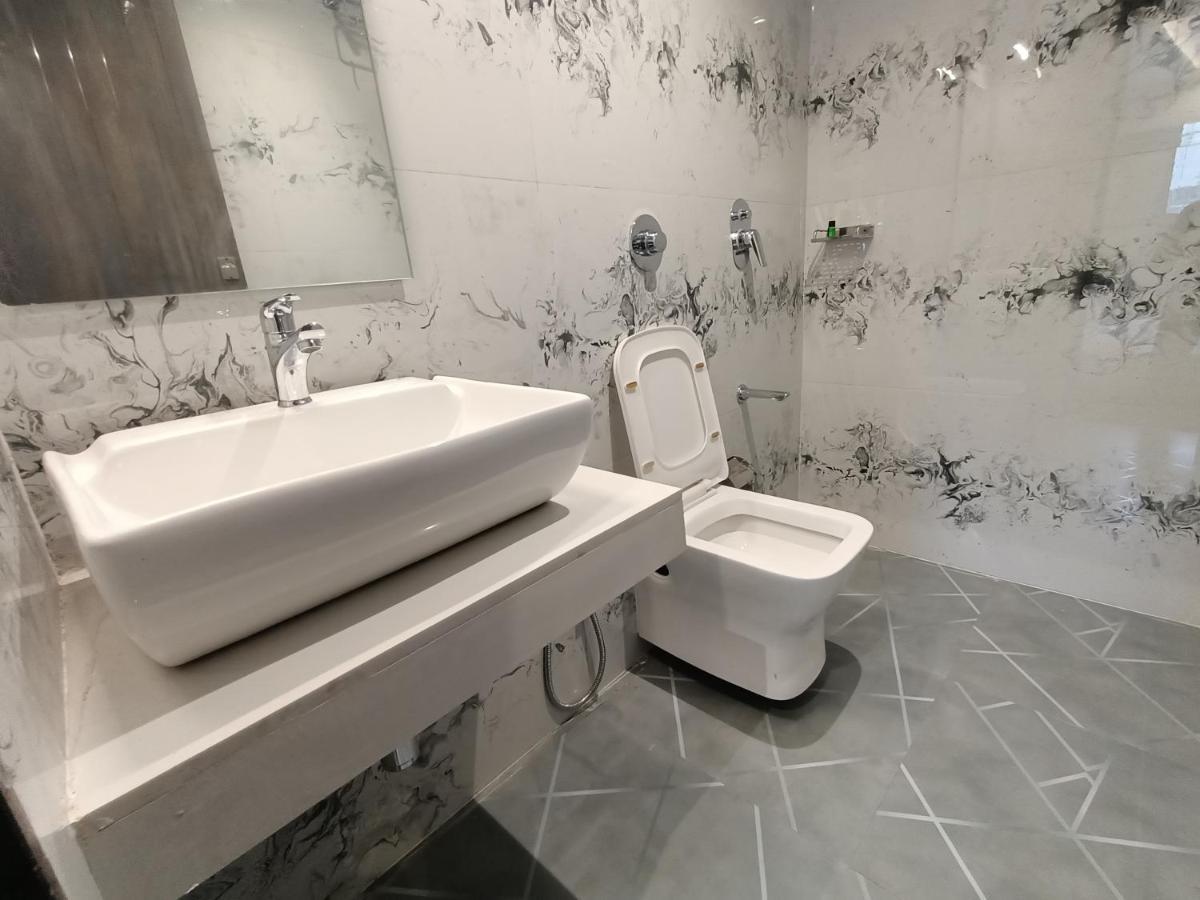 Hotel Classio Andheri - Near Dn Nagar Metro Station Mumbai Eksteriør bilde