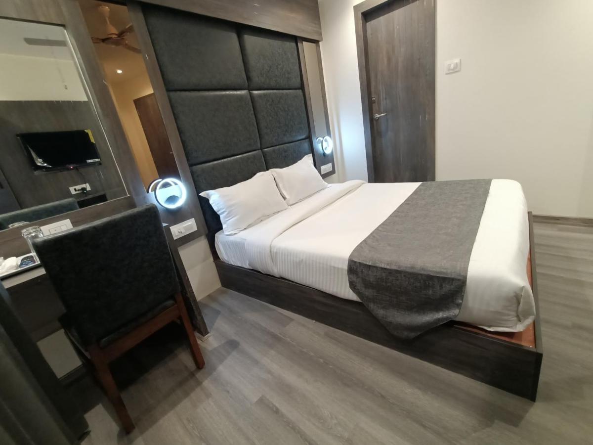 Hotel Classio Andheri - Near Dn Nagar Metro Station Mumbai Eksteriør bilde