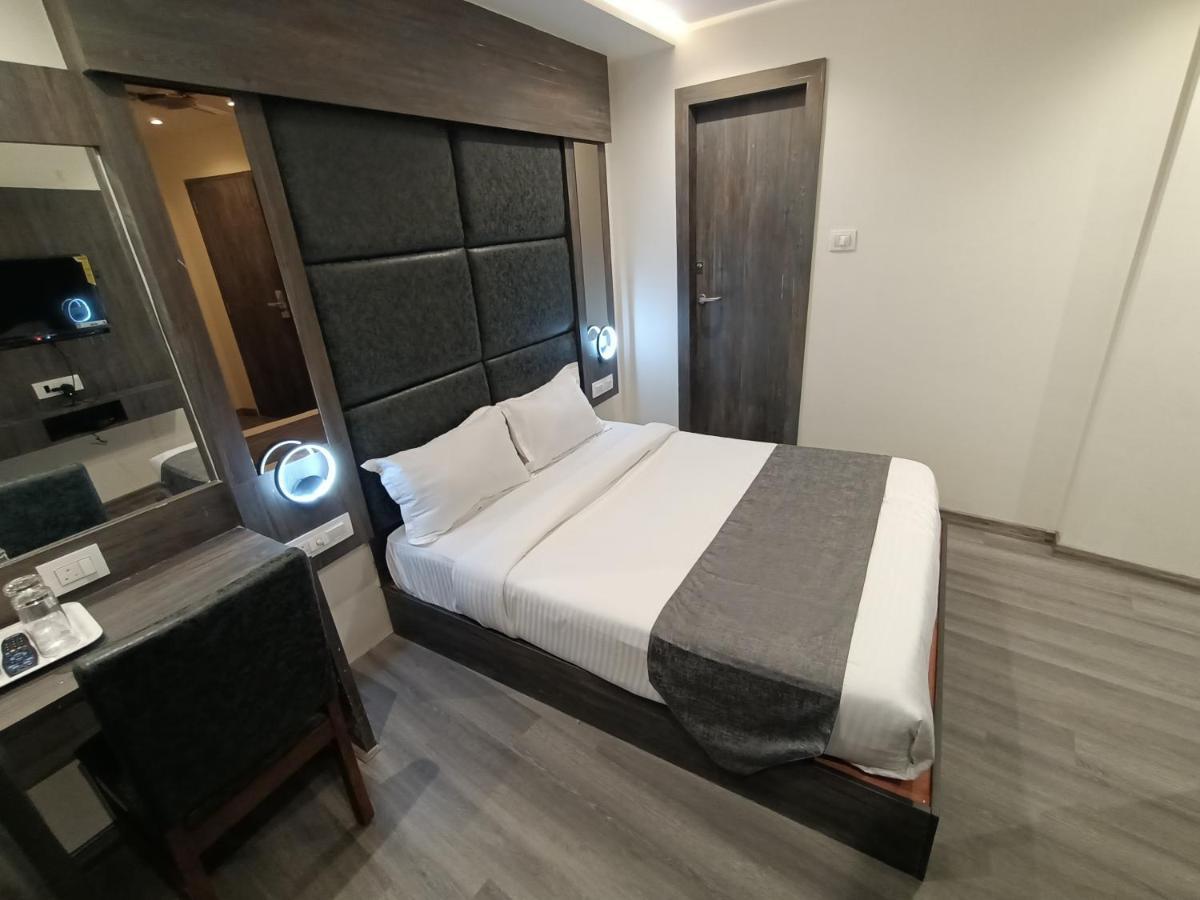 Hotel Classio Andheri - Near Dn Nagar Metro Station Mumbai Eksteriør bilde