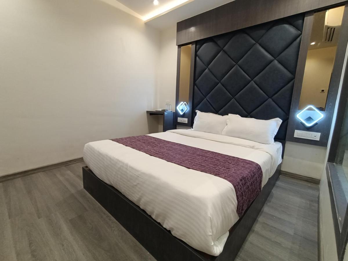 Hotel Classio Andheri - Near Dn Nagar Metro Station Mumbai Eksteriør bilde